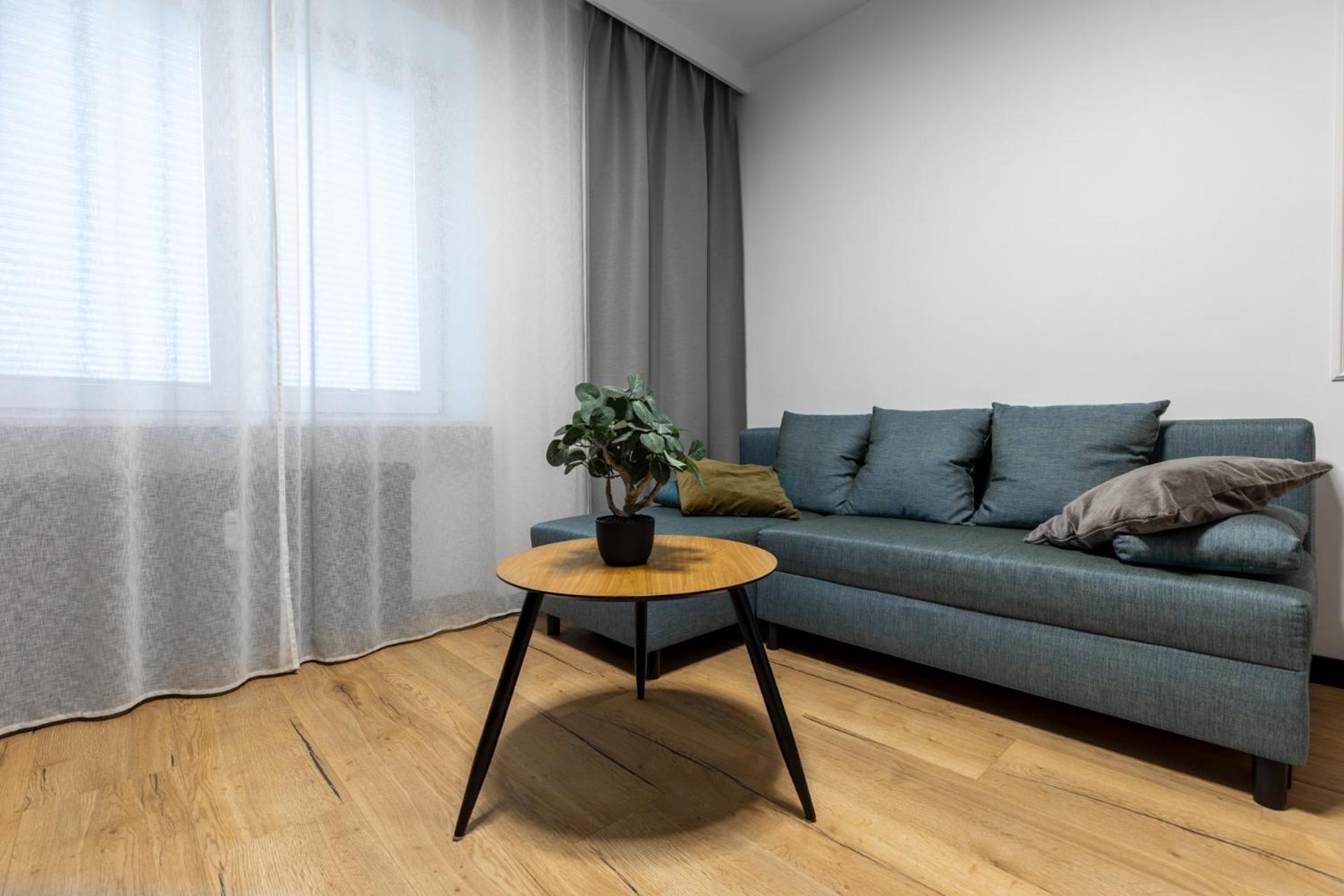 Apartamenty Premium, Faktura Vat, Zrodlowa Centrum Parter Ground Floor Parking Super Lokalizacja Two Bedrooms Kitchen 50 M2 凯尔采 外观 照片