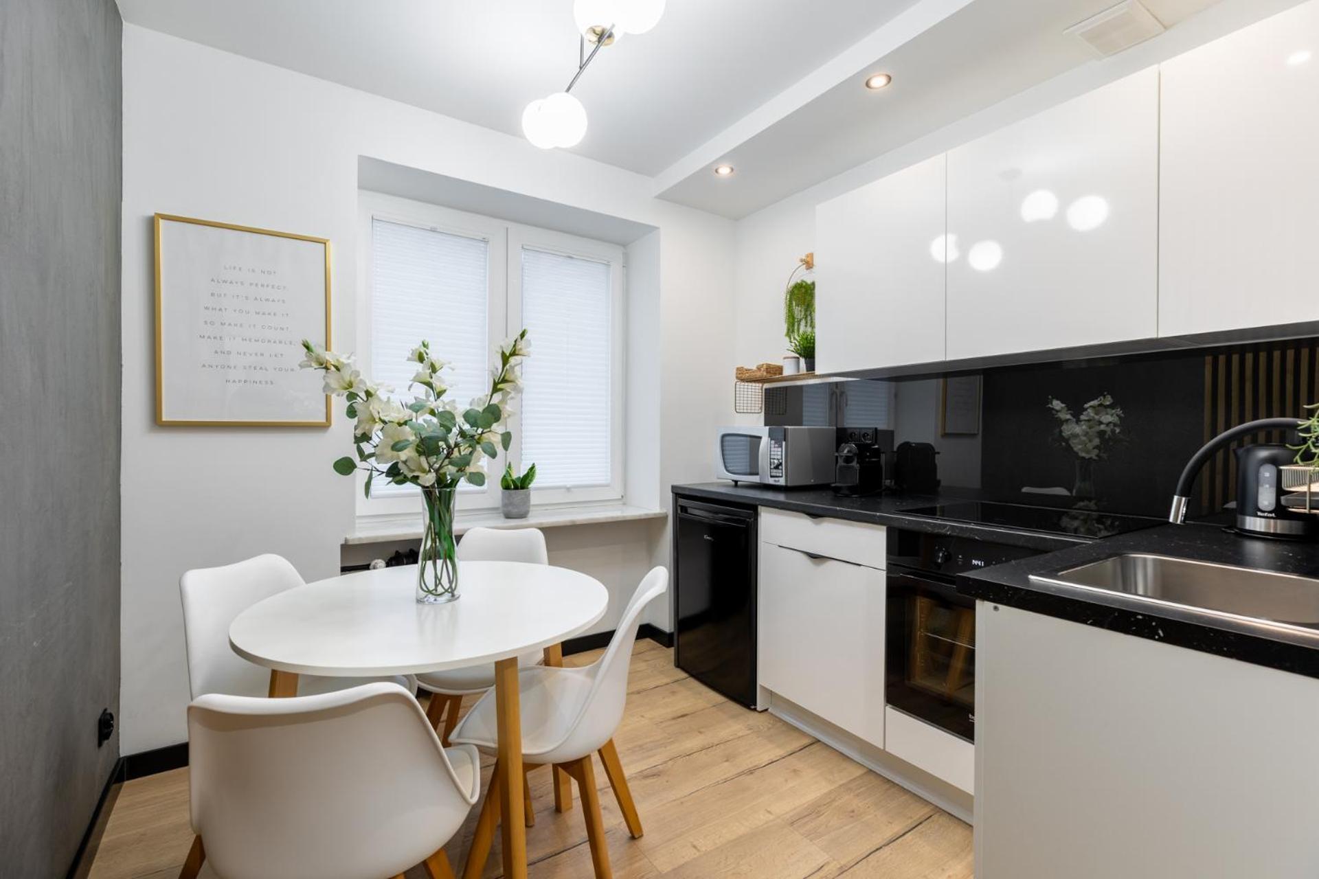 Apartamenty Premium, Faktura Vat, Zrodlowa Centrum Parter Ground Floor Parking Super Lokalizacja Two Bedrooms Kitchen 50 M2 凯尔采 外观 照片