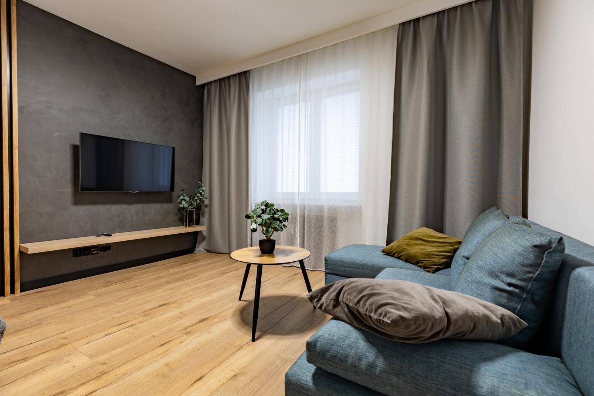 Apartamenty Premium, Faktura Vat, Zrodlowa Centrum Parter Ground Floor Parking Super Lokalizacja Two Bedrooms Kitchen 50 M2 凯尔采 外观 照片